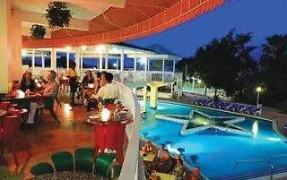 Отель Breezes Trelawny Trewlany Beach 3*,  Ямайка