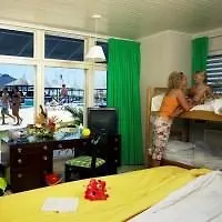 Отель Breezes Trelawny Trewlany Beach