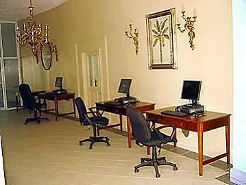 Отель Breezes Trelawny Trewlany Beach